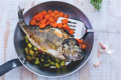 Ricetta Orata In Padella La Ricetta Di Giallozafferano