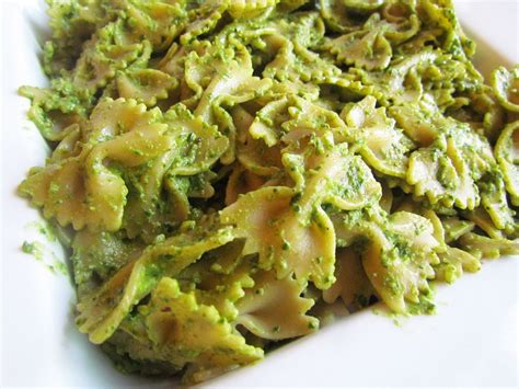 Avocado Spinach And Walnut Pesto Pasta • Foodie Loves Fitness Recipe