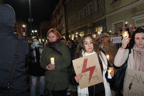 Ani jednej więcej Marsz dla śp Izy Nie chcemy żyć w chorym kraju