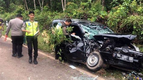 INNALILLAHI Kecelakaan Maut Mobil Adu Banteng Dengan Truk Di Bangka 2