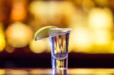 Tequila bebida emblemática de México que hoy celebra su día