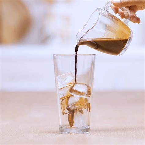 Iced Shaken Espresso Recipe Nescafé MENA