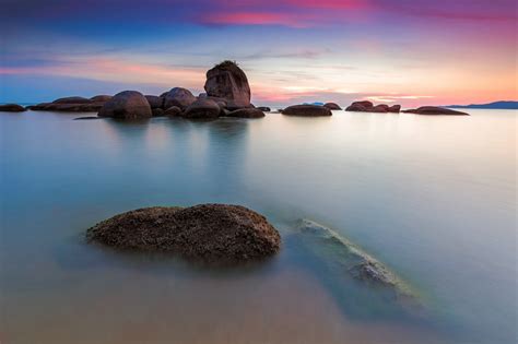 Wallpaper Pemandangan Matahari Terbenam Laut Air Batu Alam