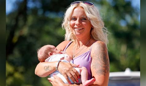 Mum Goes Into Labour On Beach While Enjoying Hot Weather UK News Express Co Uk