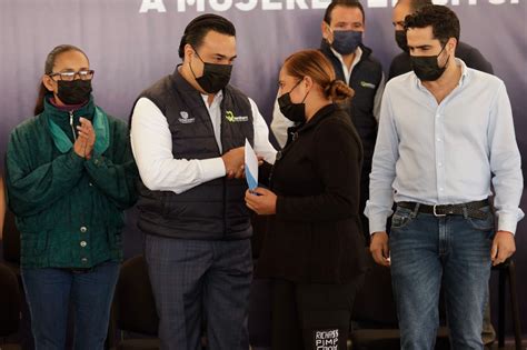 Entrega Luis Nava Apoyos Econ Micos A Mujeres En Situaci N De