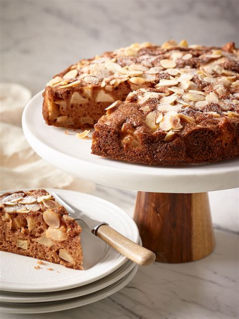 Apple Almond Rum Cake | Foodland Ontario