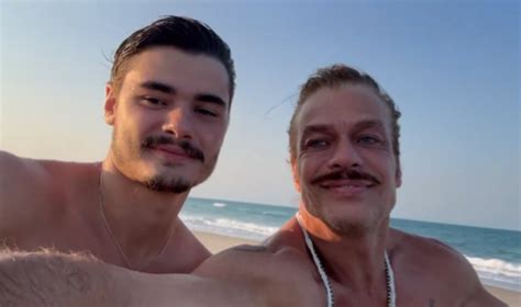 Fabio Assunção aparece visual diferente e combina bigode o