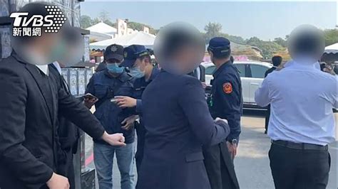 四海幫副幫主母告別式！上千黑衣人送別 警荷槍實彈戒備 Tvbs Line Today