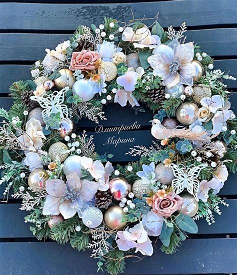 These Elegant Christmas Wreaths Are What You Need For Your Front Door