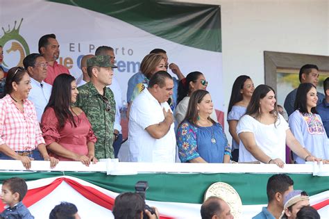 Disfrutan Vallartenses El Tradicional Desfile Charro