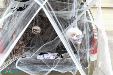 Spooky Spiders' Den Halloween Trunk or Treat Ideas | Tikkido.com