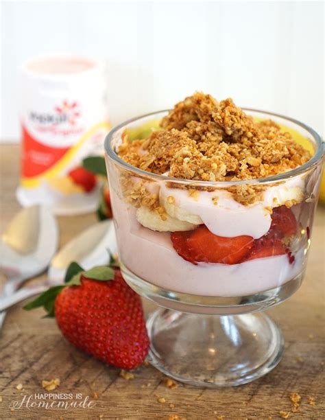 Snacksational Strawberry Banana Parfaits Happiness Is Homemade Yemek Tatlı Tarifleri