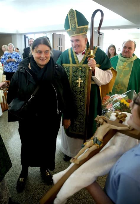 Carlo Acutis Mother Places His First Class Relic In New Diocesan