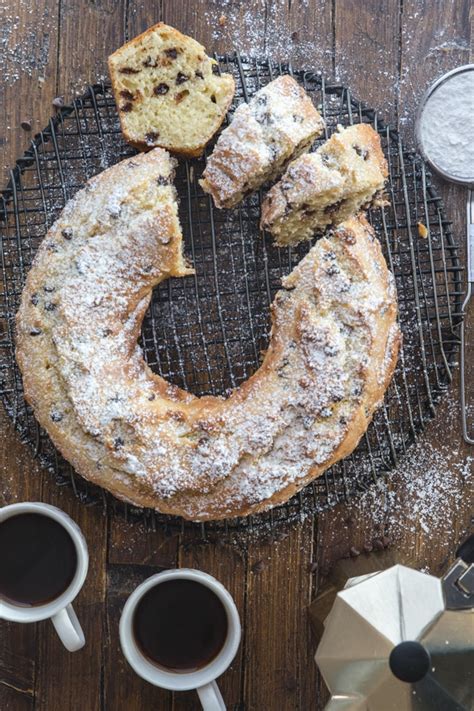 Italian Chocolate Chip Ricotta Cake - A moist delicous Italian Cake