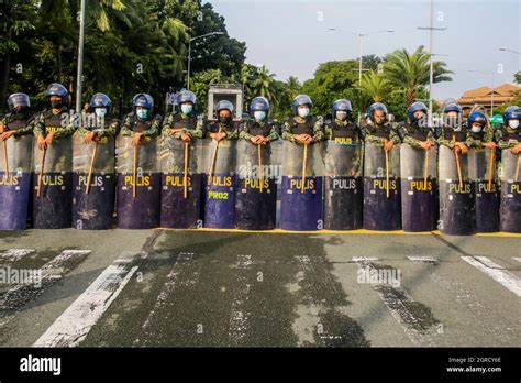 Pasay City Philippines 1st Oct 2021 Policemen Secure The Area Leading To The Filing Of The