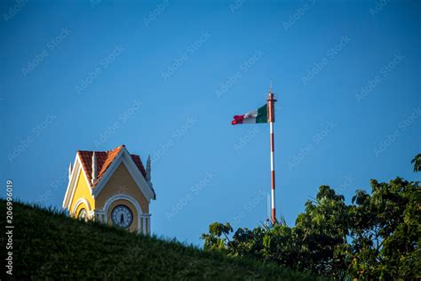 Bandera De M Xico Flameando Stock Photo Adobe Stock