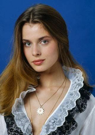 Necklace A Daisy Most Beautiful Women Beautiful People Nastassja