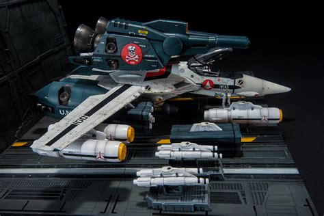 1:48 Strike Valkyrie VF-1S with Weapons – Cod T Modeling