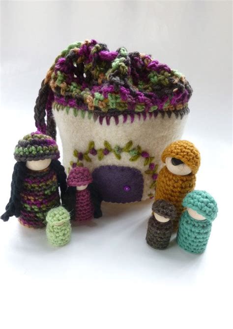 Cozy Cottage On The Go Wood Peg Dolls Felted Pouch Etsy Wood Peg