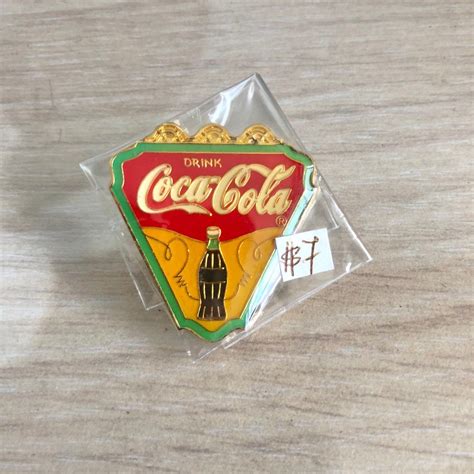 Vintage Coca Cola Collectible Pins, Hobbies & Toys, Memorabilia ...