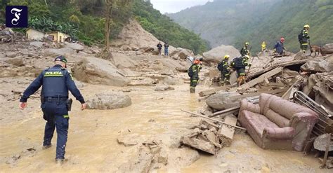 Au Moins Morts Dans Un Glissement De Terrain En Colombie