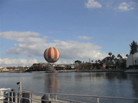 Balloon-ride-at-Downtown-Disney-Orlando-Florida