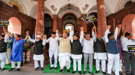 Adani Issue Opposition Leaders Protest In Parliament House Demand Jpc