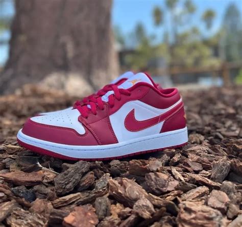 Gi Y Nike Air Jordan Low Cardinal Red