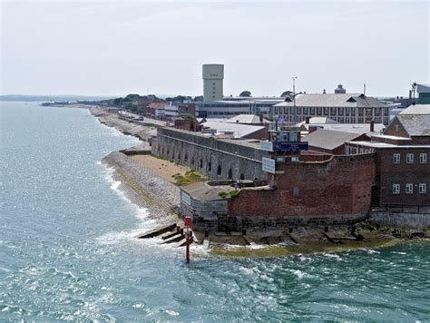 Fort Blockhouse Gosport © David Dixon Cc By Sa20 Geograph Britain