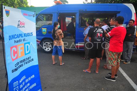 Jemput Bola Pembuatan Dokumen Kependudukan Antara Foto