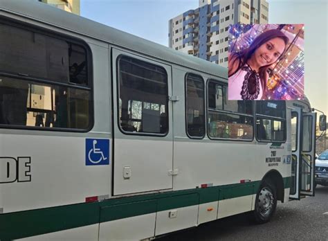 VÍDEO Mulher que morreu ao cair de ônibus em movimento estava