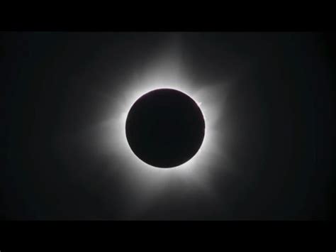 Stargazers Witness Dazzling Solar Eclipse In Australia Youtube