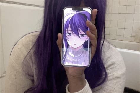 Yuri Cosplay >_