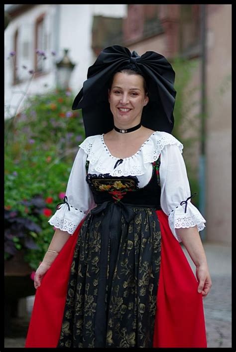 Costume Traditionnel Alsacien Costume Traditionnel Costume Costume