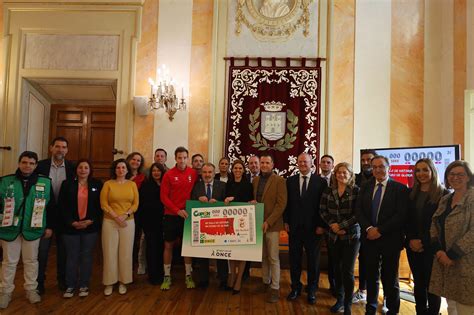 El Ayuntamiento Acoge La Presentaci N Del Cup N De La Once Dedicado Al