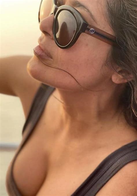 Salma Hayek Conquista Las Redes Sociales Con Sus MARCA