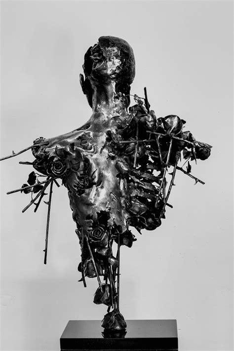 Deconstructed Sculptures Explore The Fragility of the Human Body