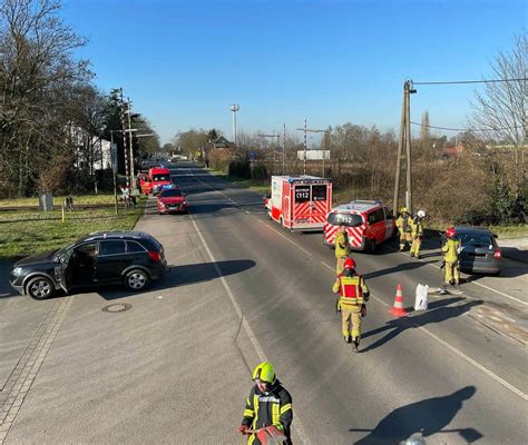 Unfall Auf B57 Alpen Zwei Personen Verletzt