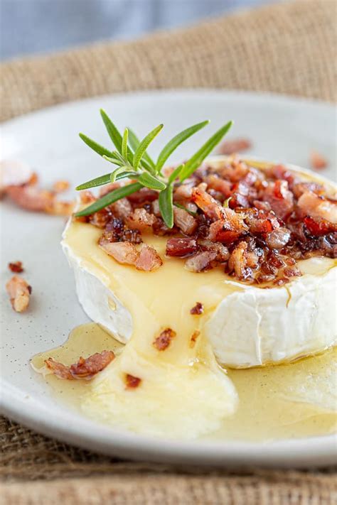 Super Quick Baked Camembert Recipe Recipes Baked Camembert