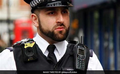 Scotland Yard To Roll Out Body Worn Cameras For Officers