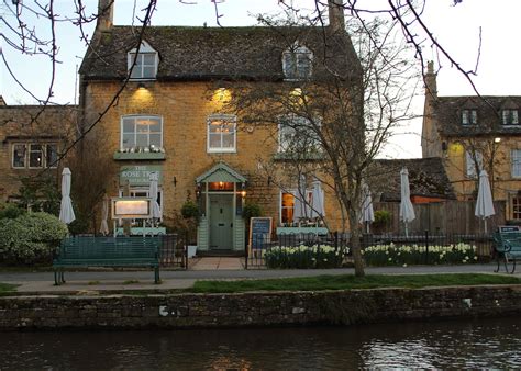 pub resturant brick  photo  pixabay