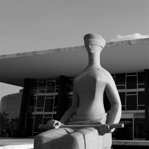 Editorial staff explain the reporting process at brazil times brazil indiana 5