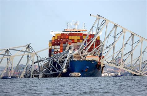 VIDEO Barco Choca Contra El Mayor Puente De Baltimore Y Lo Derrumba