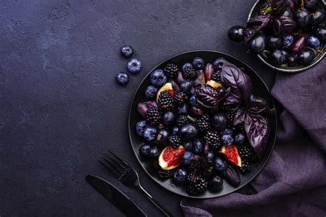 A List of 14 Purple Fruits and Their Nutritional Benefits - Nutrition ...