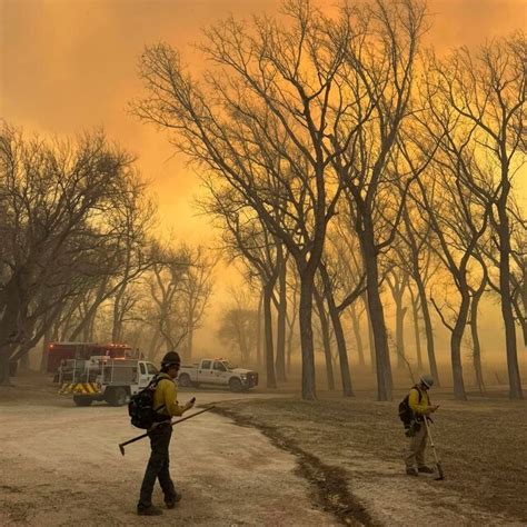 Texas Panhandle Wildfires Spread Across 850000 Acres Prompting Evacuations The New York Times