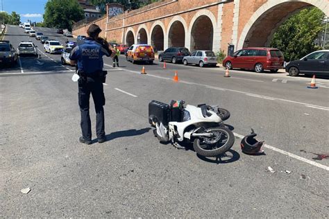 Herido Grave Un Motorista De 19 Años Al Chocar Contra Una Furgoneta En Madrid Miracorredor