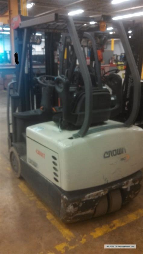 Crown Sc Electric Forklift Three Wheel Sitdown