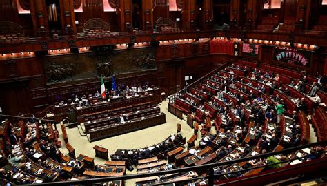 Bonus Di Natale La Richiesta Per Ottenere 100 Euro Con La Tredicesima