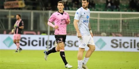 Palermo Cosenza Corini Selects Starters Aurelio And Stulac For The