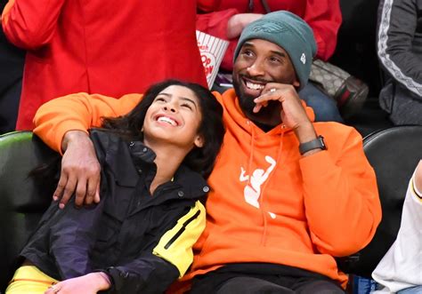 Коби Брайант погиб при крушении вертолета вместе с 13-летней дочерью ...